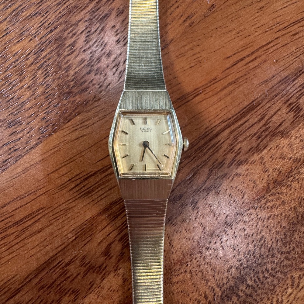 Vintage Seiko Quartz Ladies Watch 2020-5790 R0